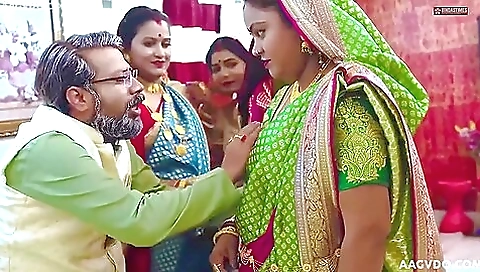 Married guy with hot girlfriend