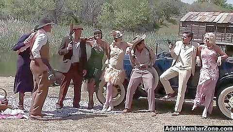 Married guy with hot redhead