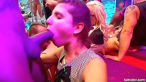 Hotest pornstar nad everythingbutter whistle hadsck kitchen funny